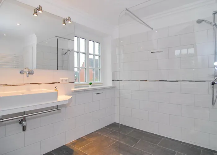 Aurora, Dirksstr 12 B *